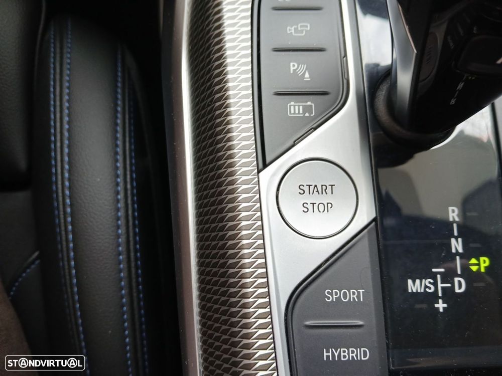 BMW 330 e Pack Desportivo M Auto - 19