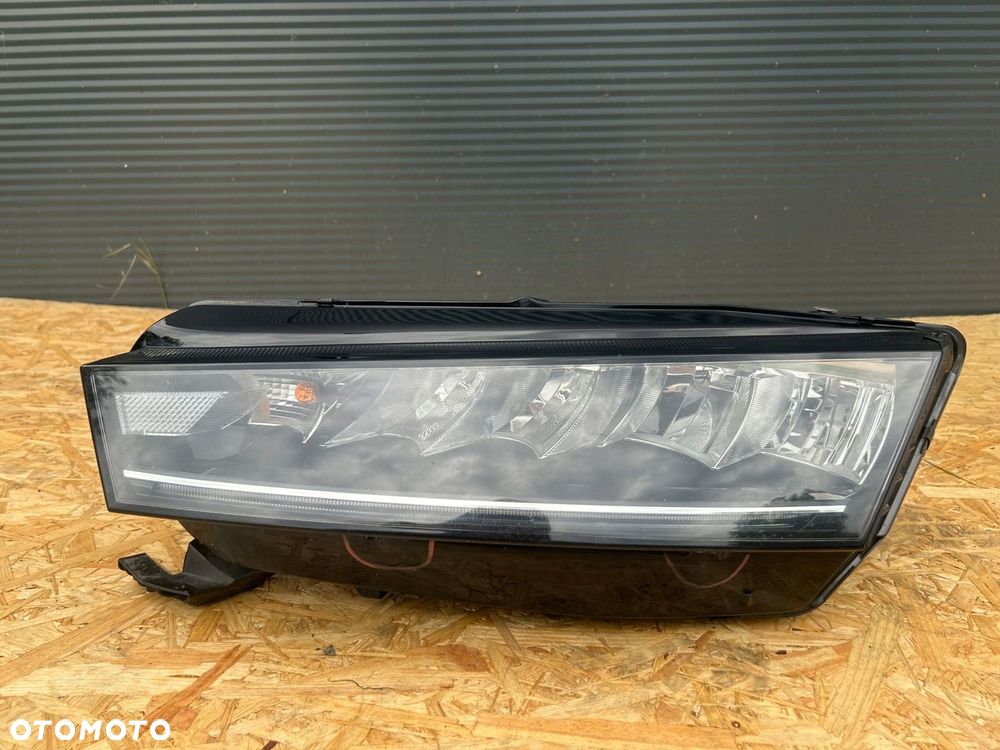 LAMPA LEWA PRZÓD SKODA OCTAVIA IV 5E4 941 015 - 1