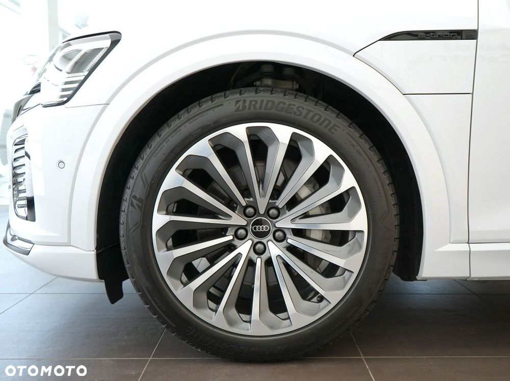 Audi Q8 - 9