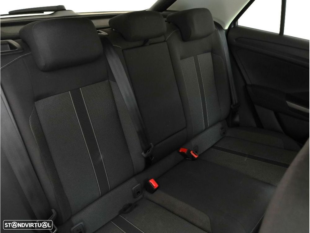 VW T-Roc 1.0 TSI Urban - 17