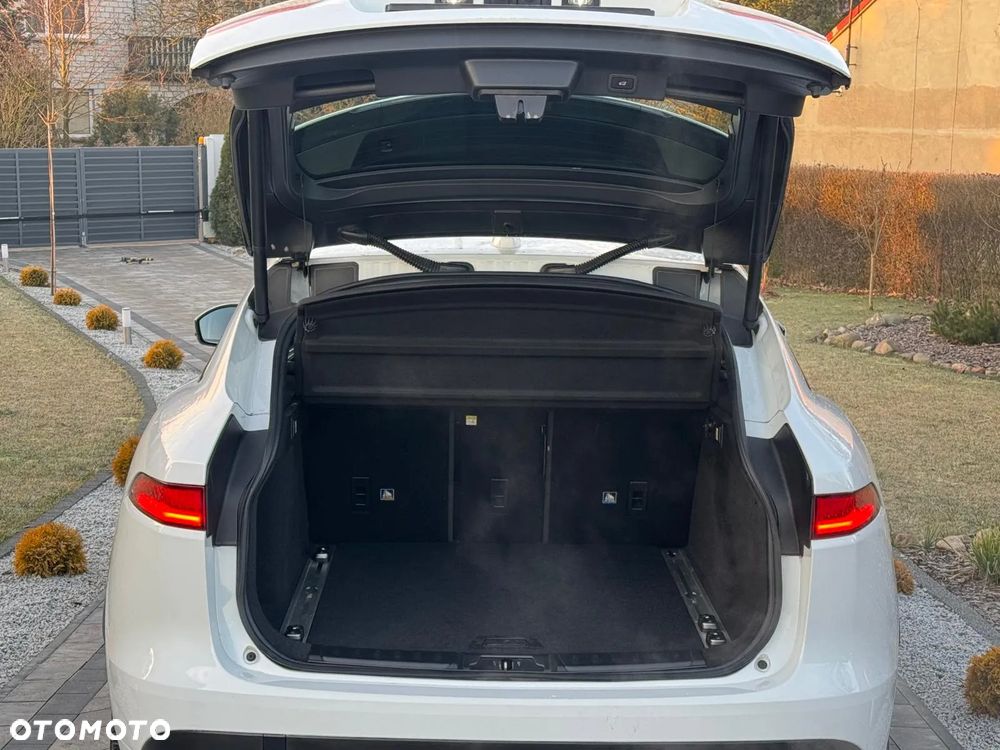 Jaguar F-Pace 2.0 i4P AWD R-Sport - 18