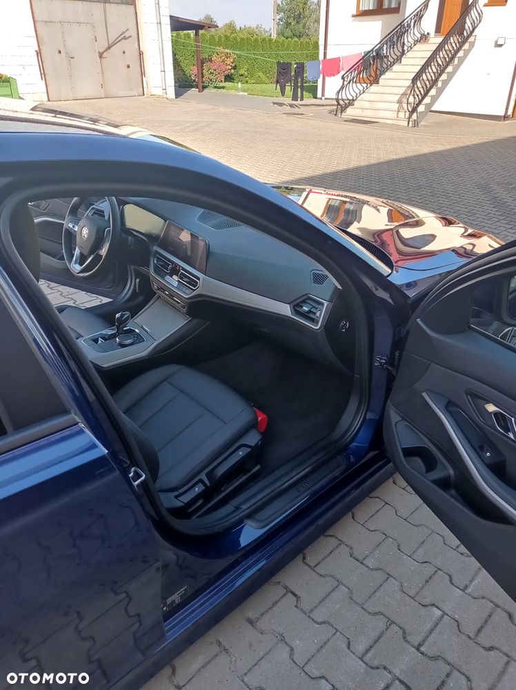 BMW Seria 3 320d - 13