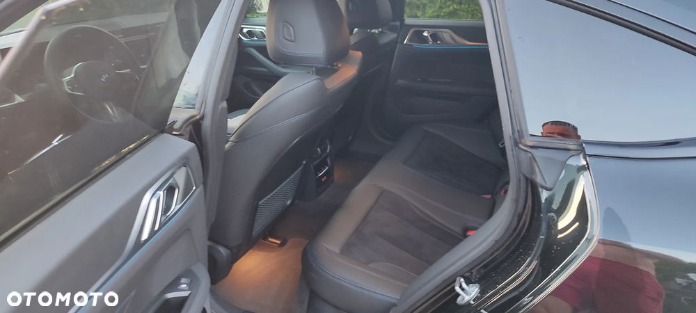 BMW i4 - 21
