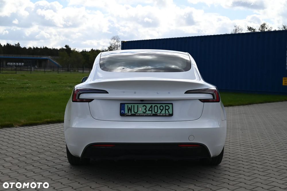 Tesla Model 3 - 21