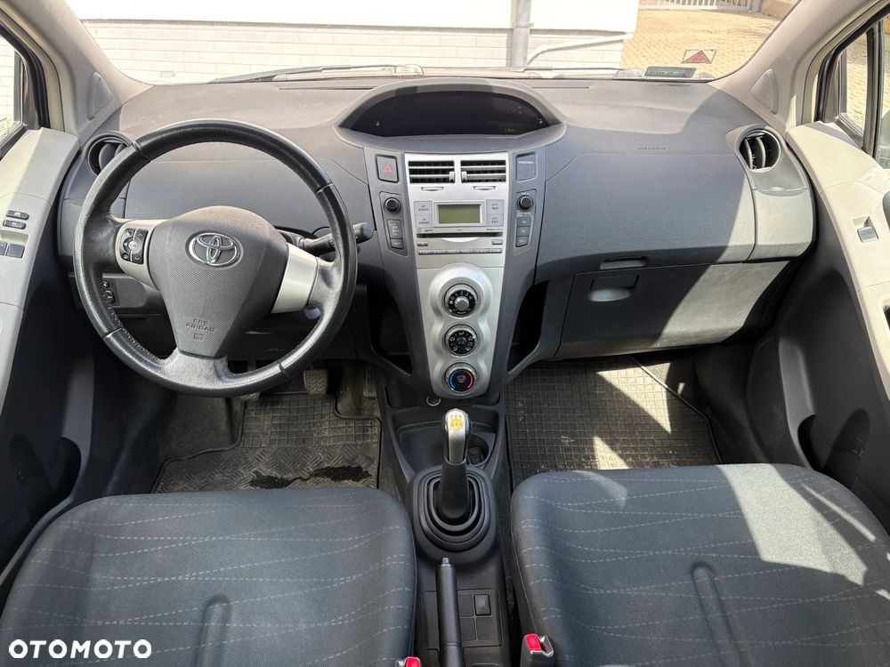 Toyota Yaris 1.3 Luna Premium - 6