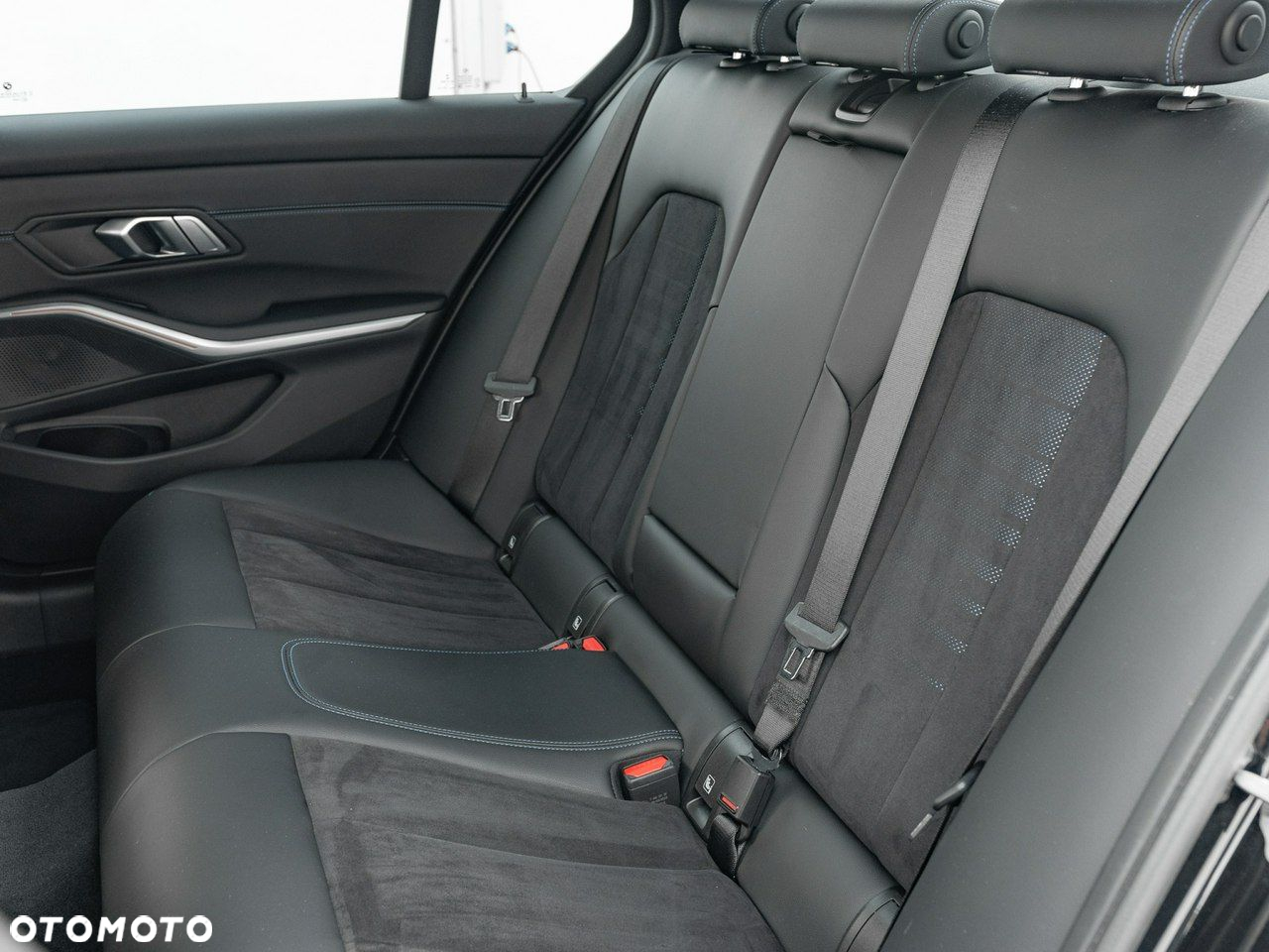 BMW Seria 3 318i M Sport - 26