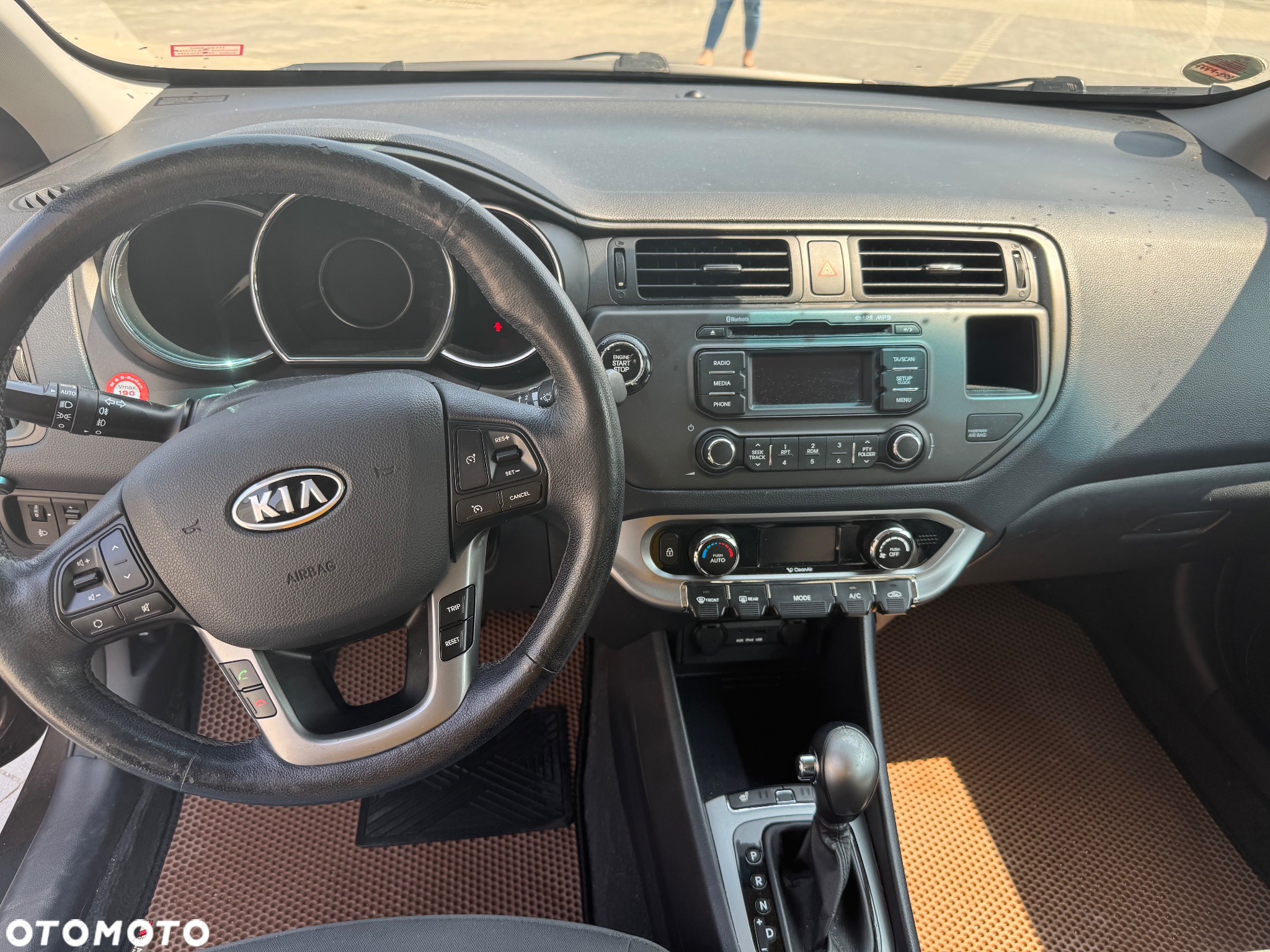Kia Rio - 7