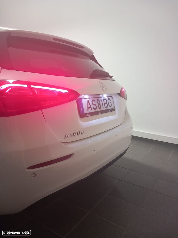 Mercedes-Benz A 180 d Style Plus - 2