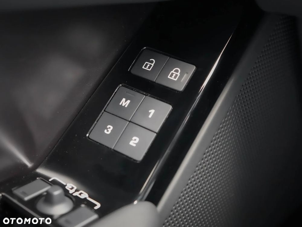 Land Rover Range Rover Velar 2.0 D200 mHEV Dynamic SE - 14