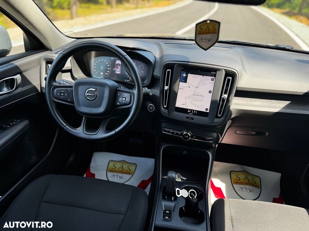 Volvo XC 40 D3 Momentum Pro - 2