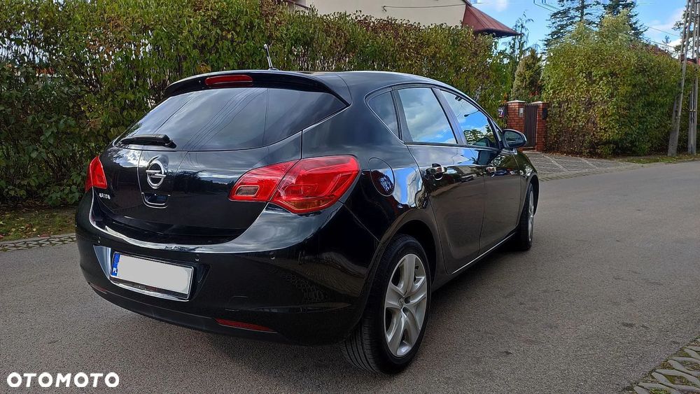 Opel Astra IV 1.6 Cosmo - 34