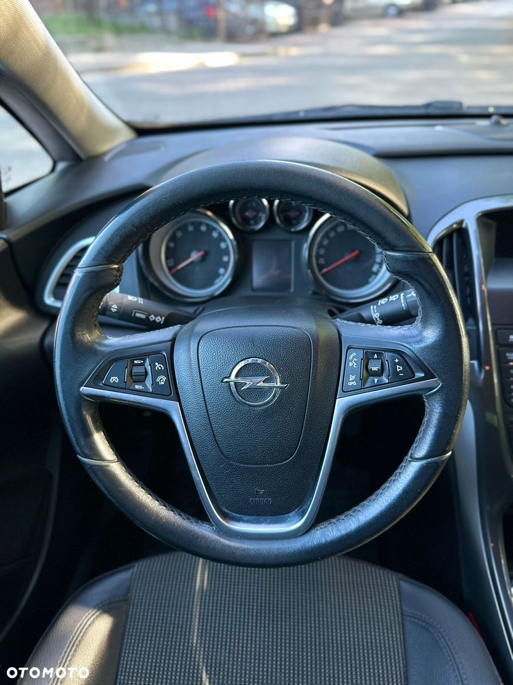 Opel Astra 1.4 T Cosmo - 13