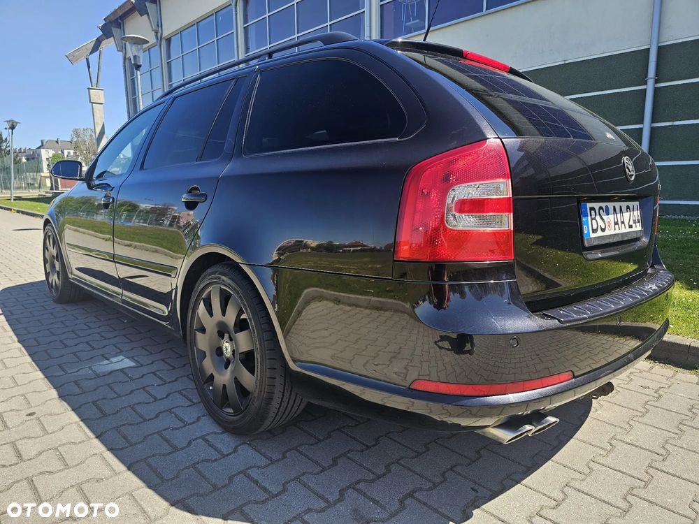 Skoda Octavia 2.0 TDI DPF RS - 9