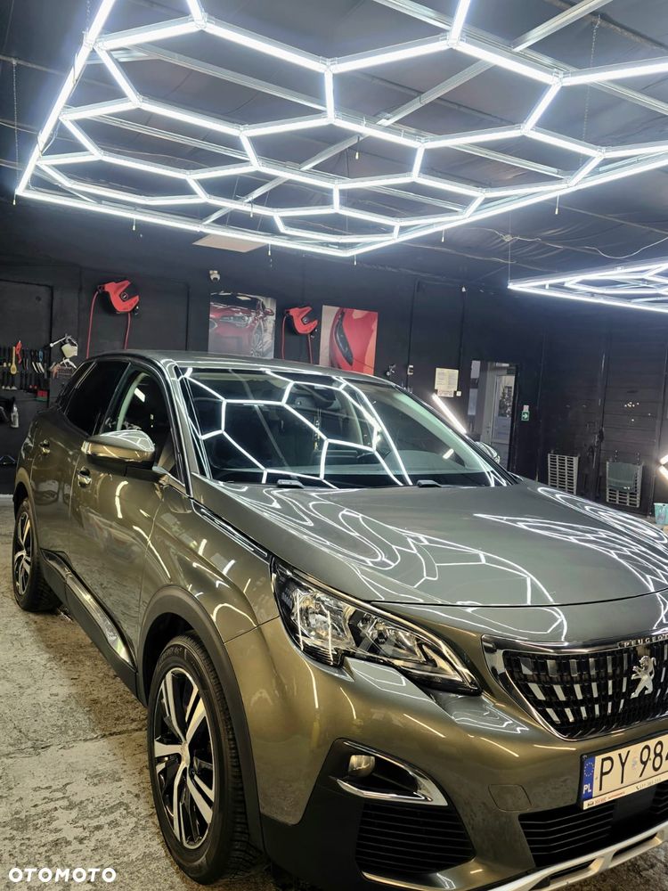 Peugeot 3008 1.6 BlueHDi Active S&S EAT6 - 23