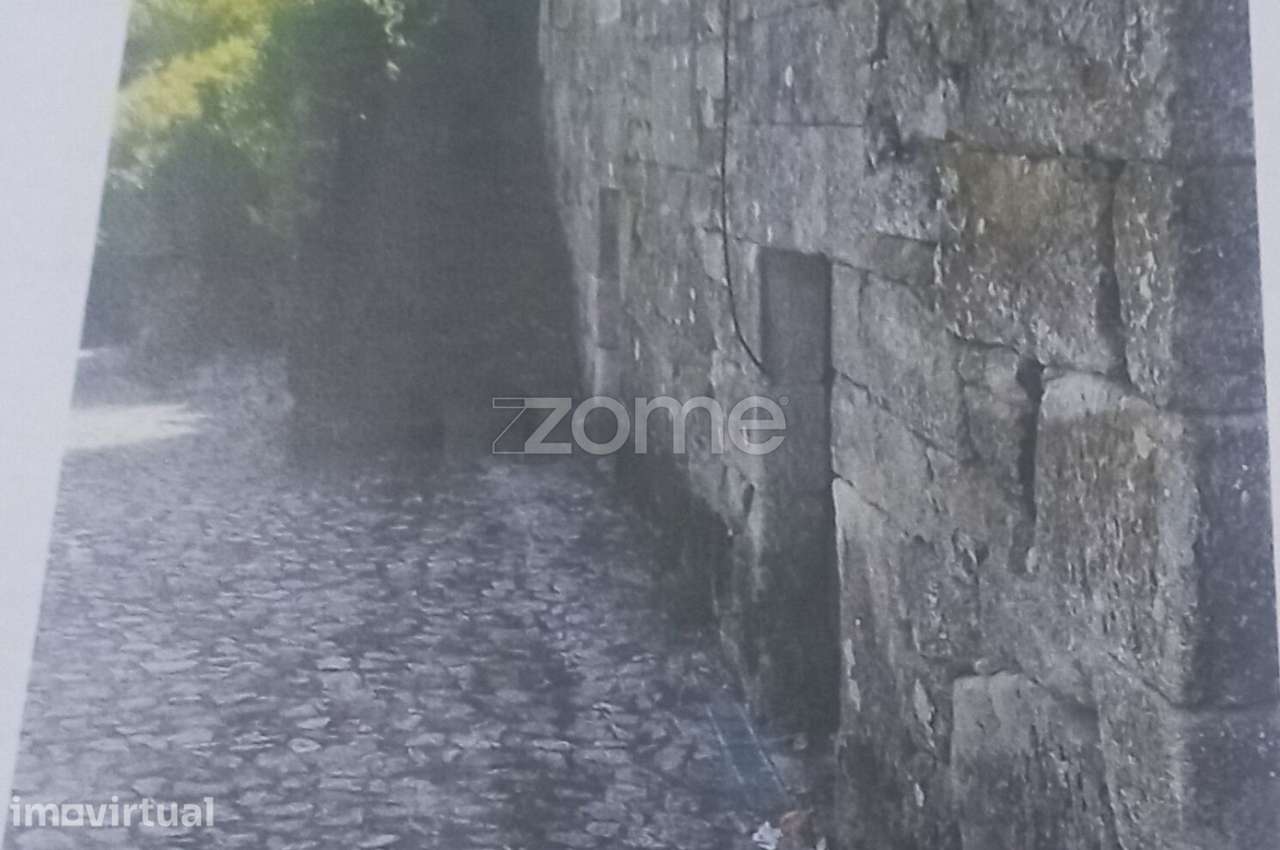 Moradia antiga para restauro em Ribeira de Pena - Grande imagem: 4/4