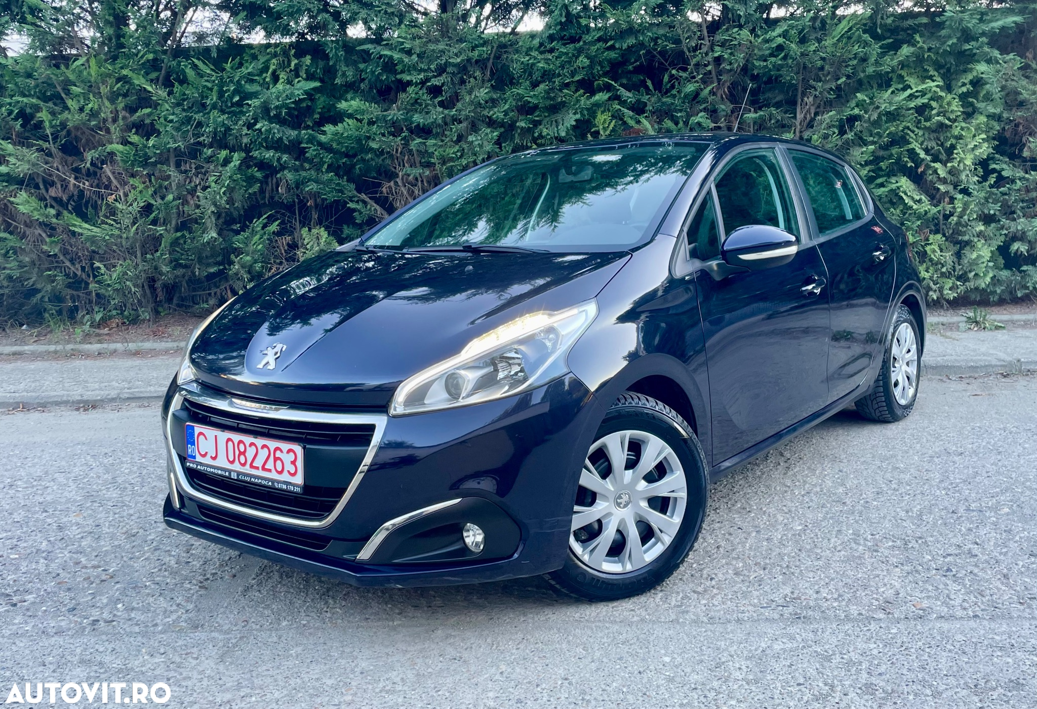 Peugeot 208 1.2 L PureTech STT Allure - 21
