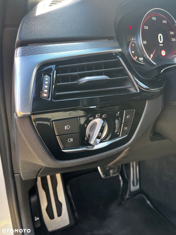 BMW Seria 5 520d M Sport Edition - 22