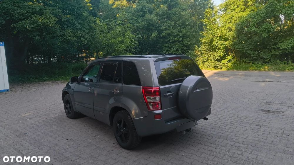 Suzuki Grand Vitara 2.0 - 8