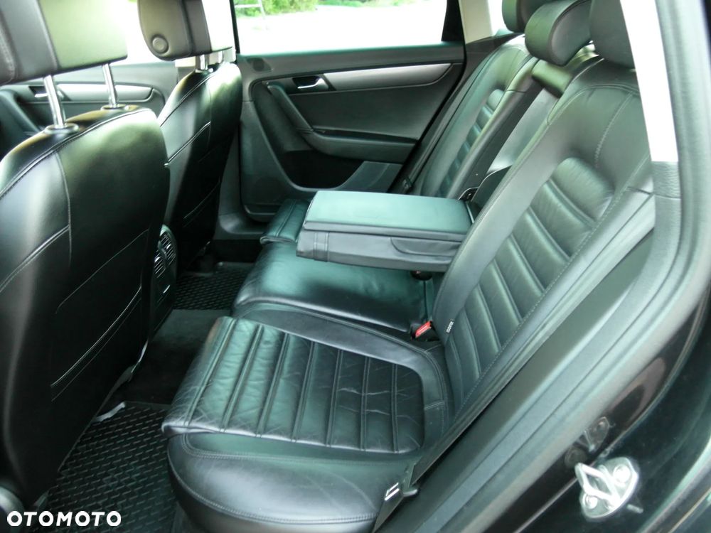 Volkswagen Passat 2.0 TDI 4Motion DSG BlueMotion Tech R-Line - 22