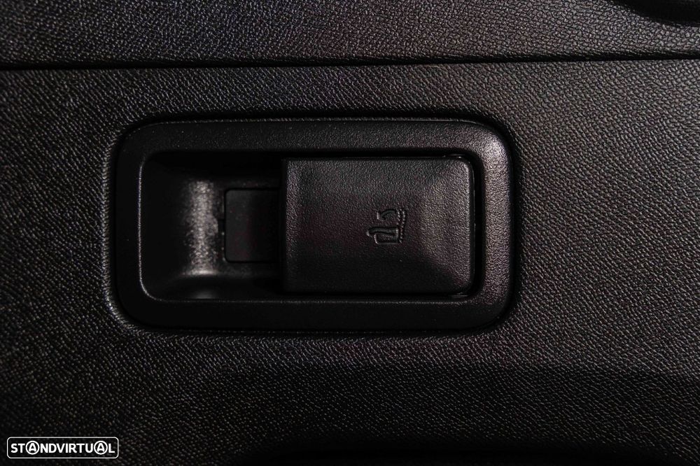 Peugeot 3008 1.6 Hybrid GT e-EAT8 - 19