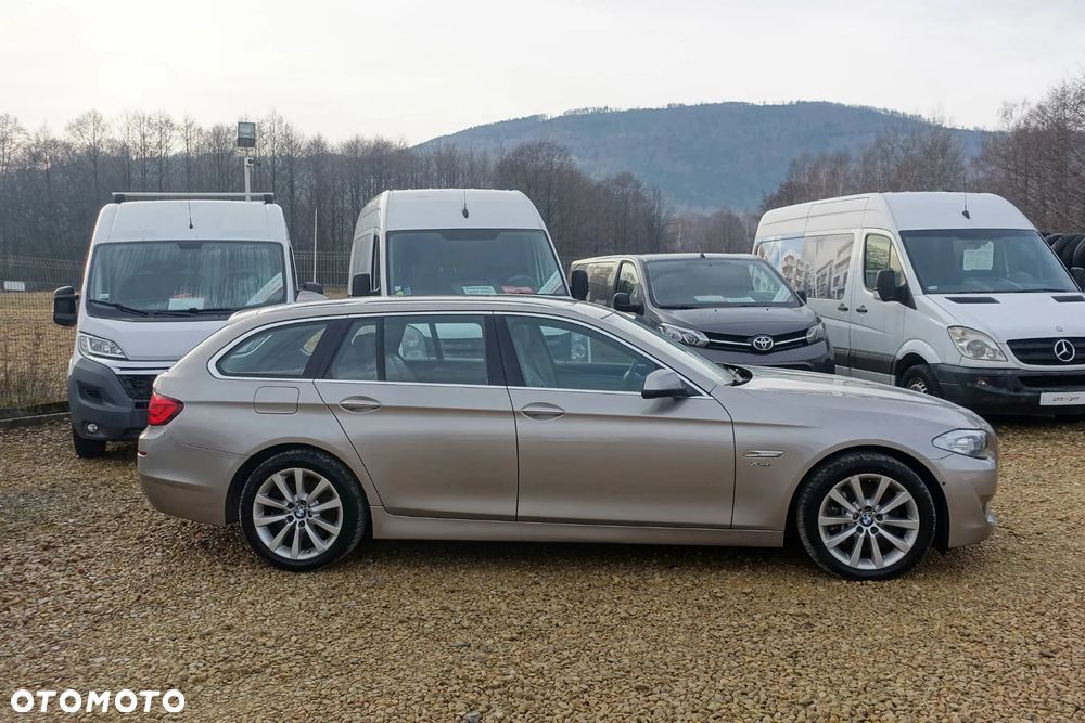 BMW Seria 5 530d xDrive Sport-Aut Modern Line - 4