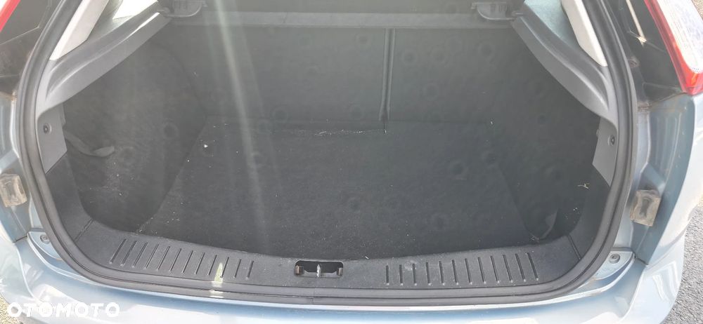 Ford Focus 1.6 16V Style - 22