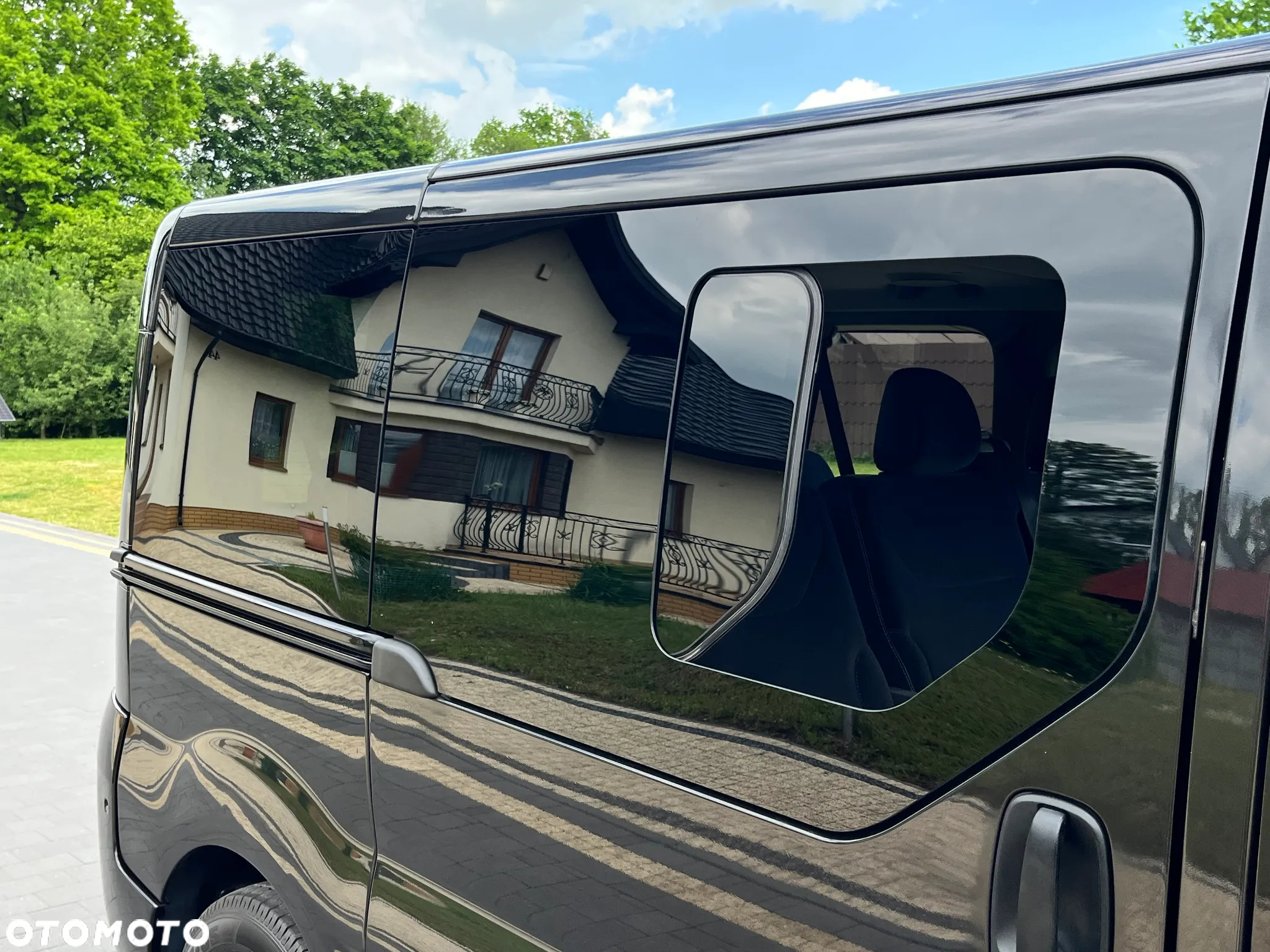 Renault Trafic Grand Passenger Black Edition - 36