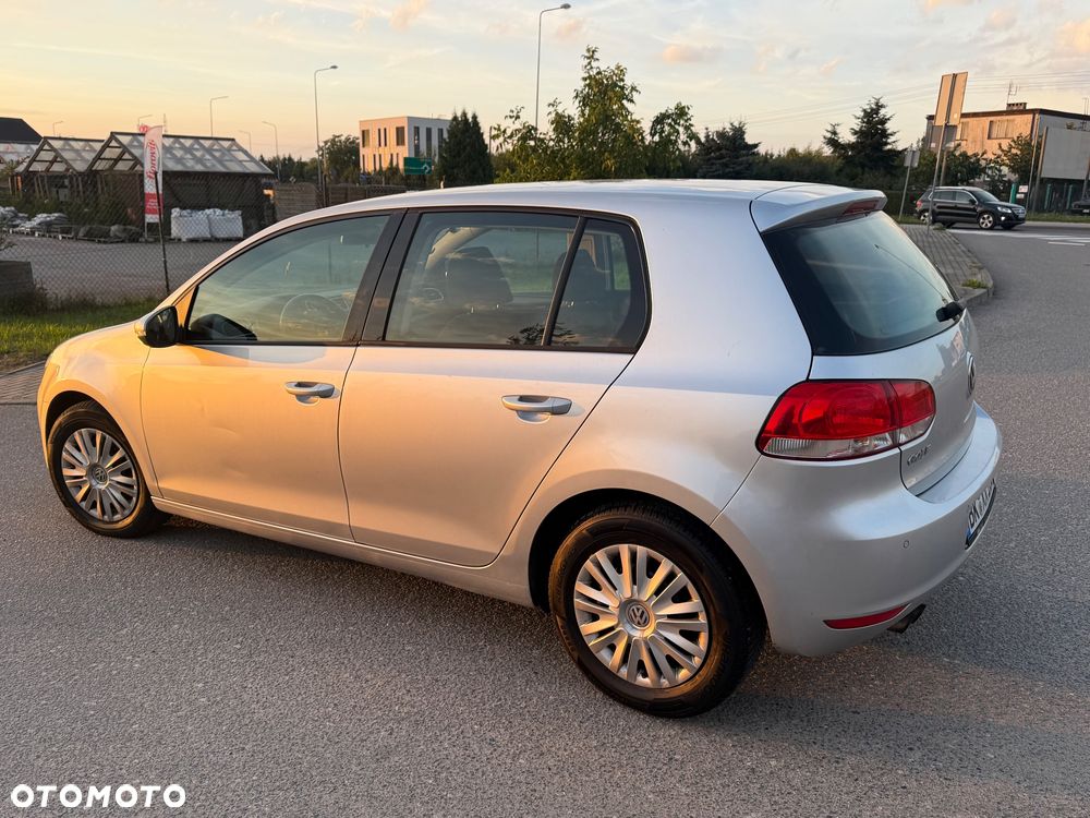 Volkswagen Golf - 8