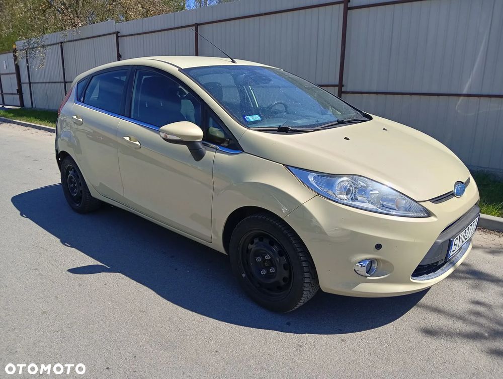 Ford Fiesta - 2