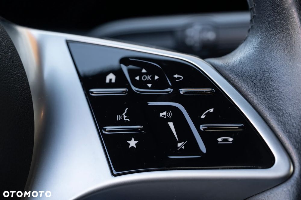 Mercedes-Benz Klasa A 220 4-Matic 7G-DCT - 9