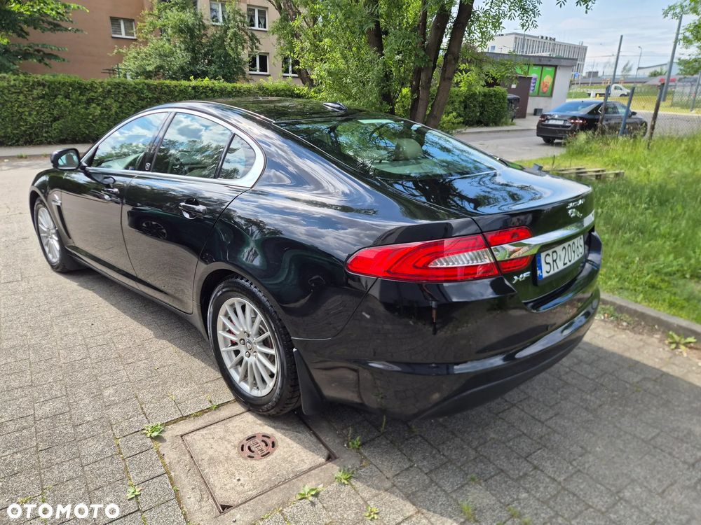 Jaguar XF 2.2 - 6