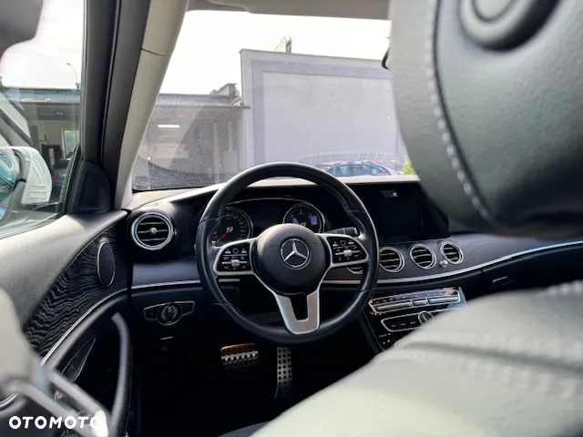 Mercedes-Benz Klasa E 220 d 9G-TRONIC - 20