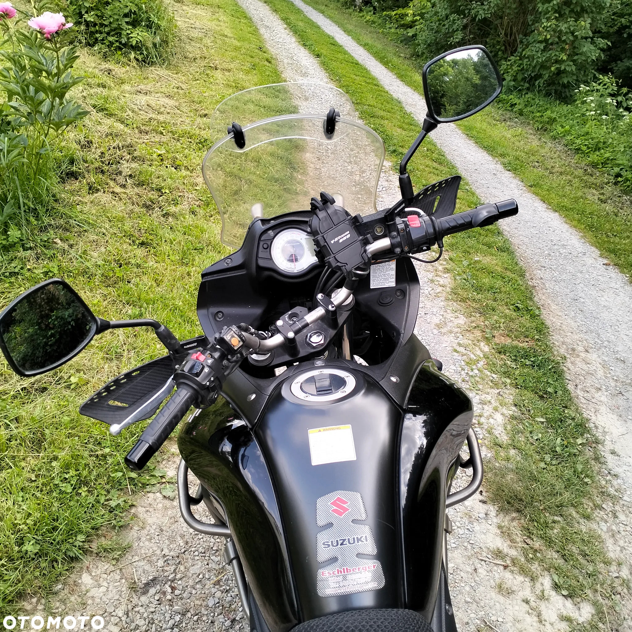 Suzuki V-STROM - 4
