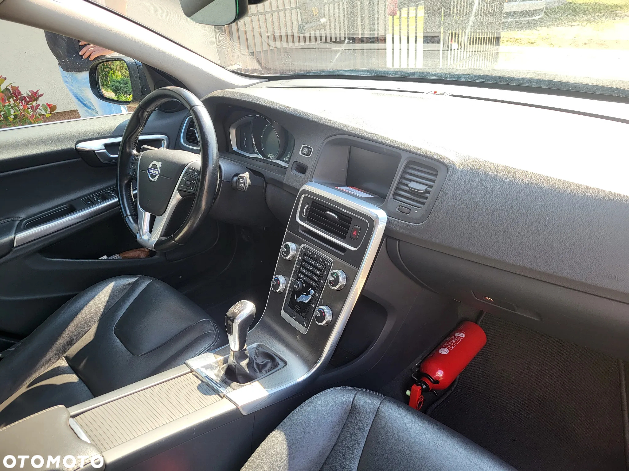 Volvo V60 ver-d4-drive--e-momentum - 9