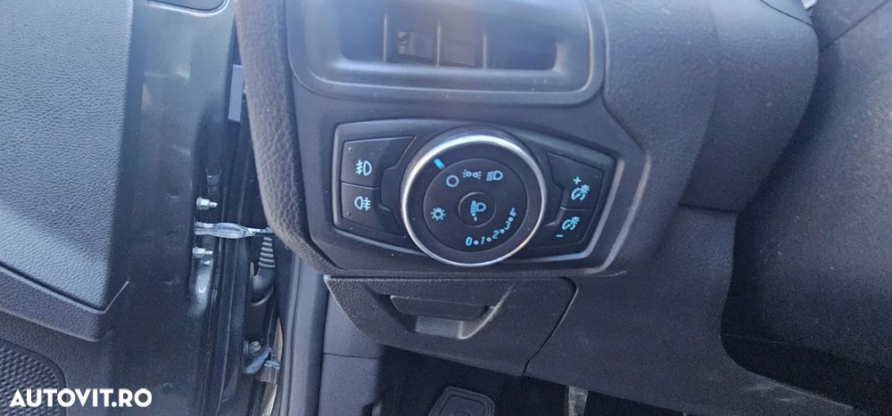 Ford Focus 1.0 EcoBoost Titanium - 12