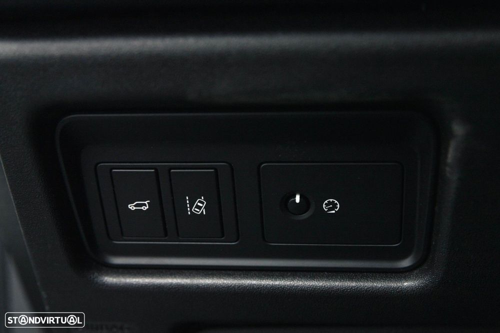 Land Rover Discovery Sport 2.0 TD4 SE Auto - 32