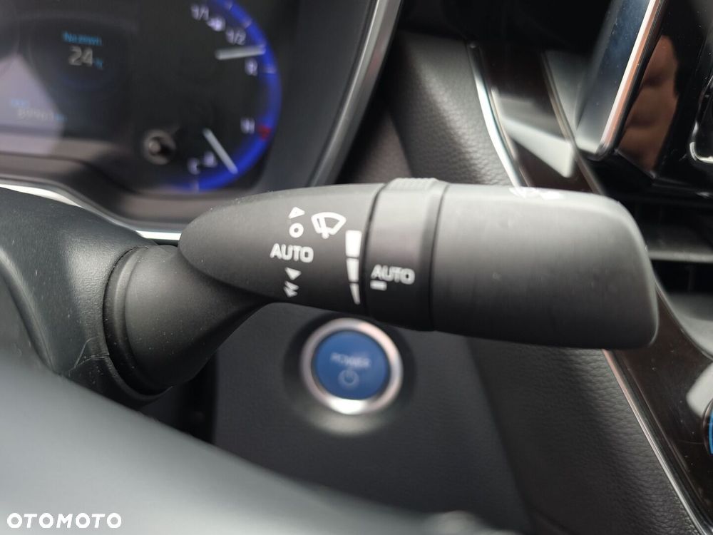 Toyota Corolla 1.8 Hybrid Executive - 29