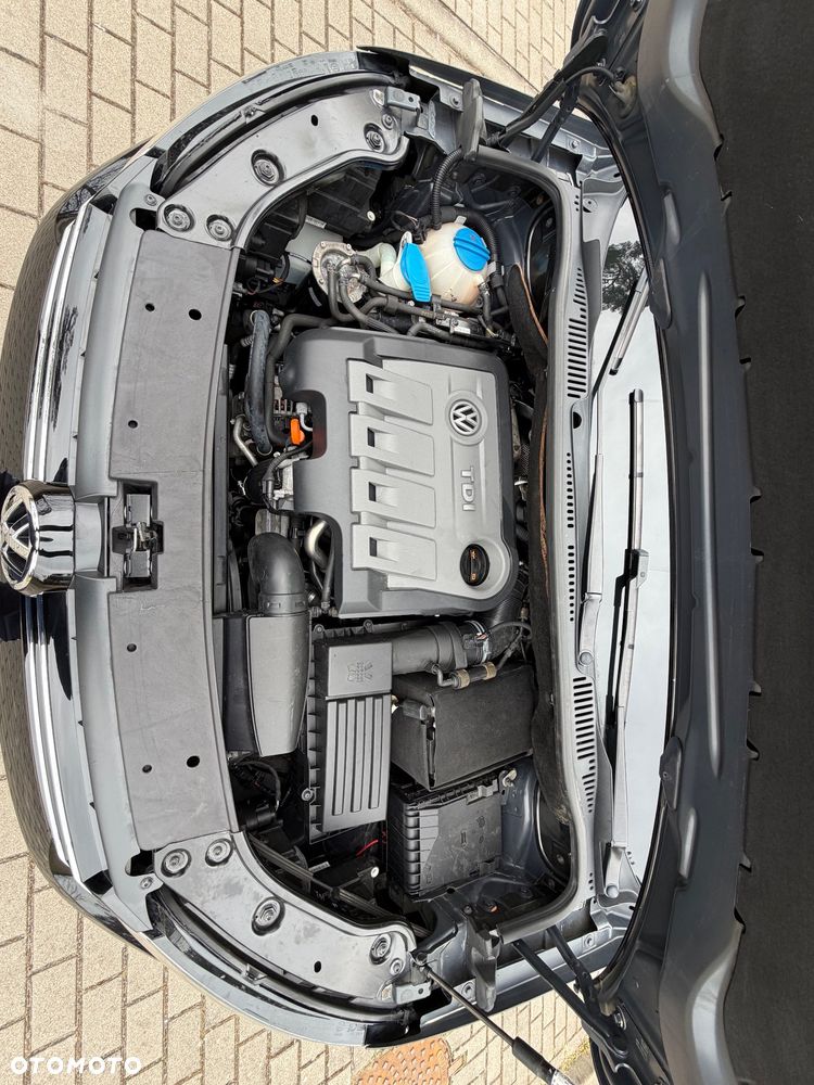 Volkswagen Touran 2.0 TDI Highline - 34