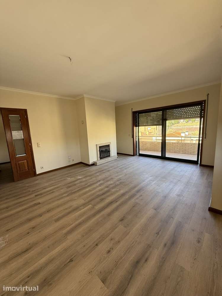 Apartamento T2 com garagem, em Canidelo - Grande imagem: 2/15