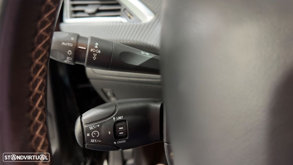Peugeot 208 PureTech 110 Stop & Start Allure - 22