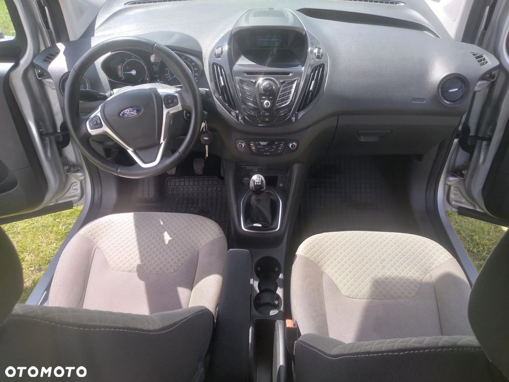 Ford Tourneo Courier - 10