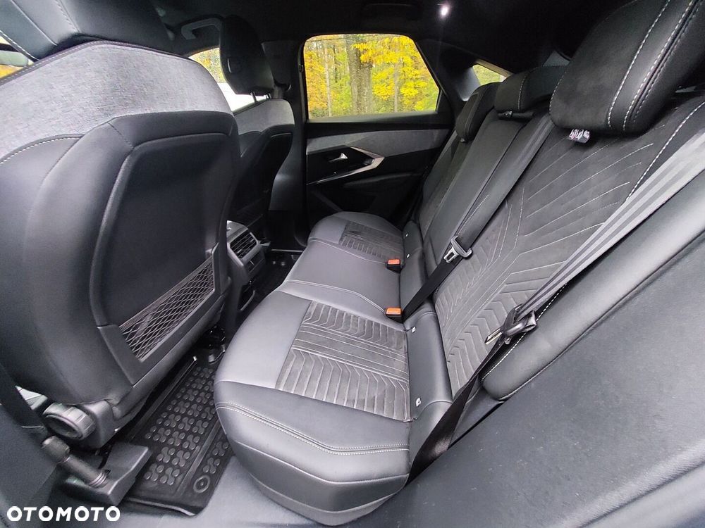 Peugeot 3008 1.2 PureTech mHEV GT S&S e-DCS6 - 11