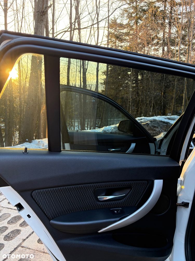 BMW Seria 3 320d - 16