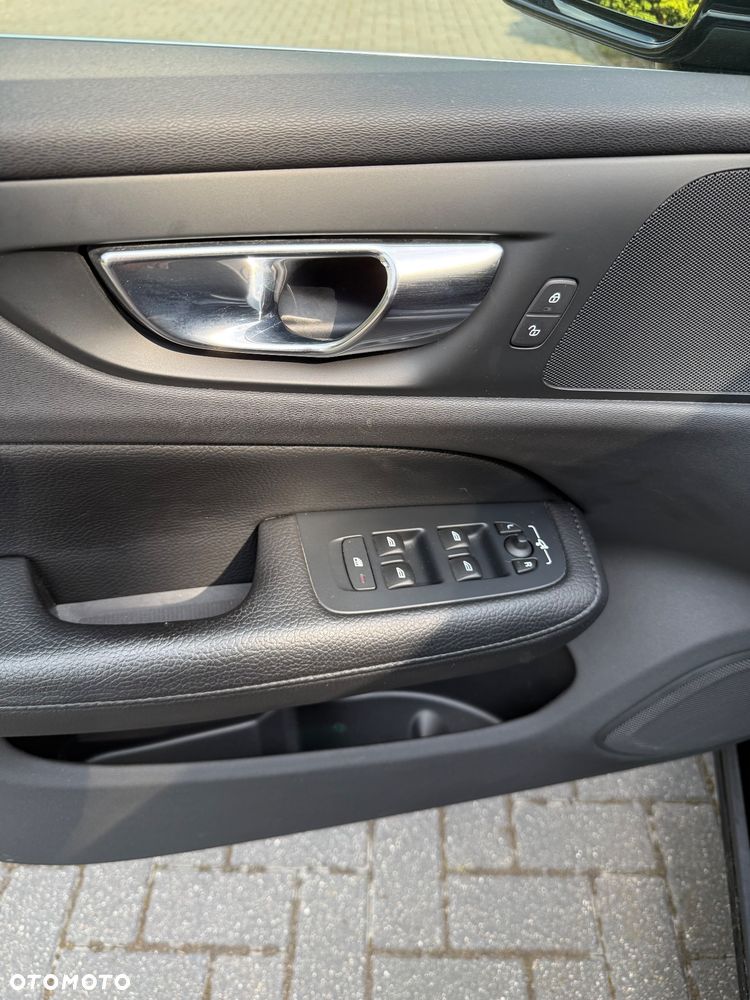Volvo V60 B4 D Geartronic Momentum Pro - 32