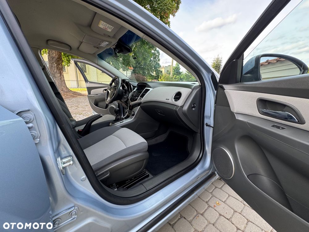 Chevrolet Cruze - 40