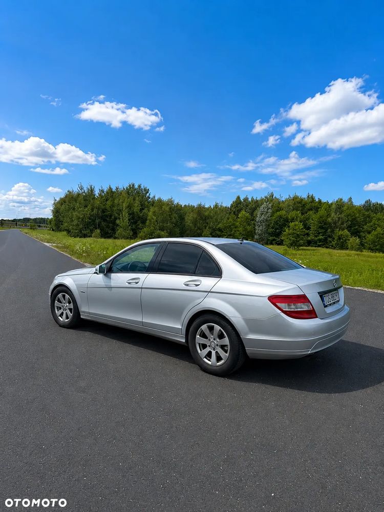 Mercedes-Benz Klasa C 180 CGI BlueEff Classic - 11