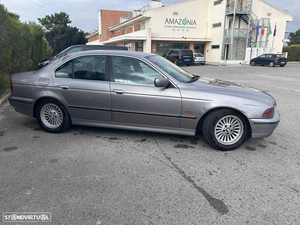BMW 528 iA - 5