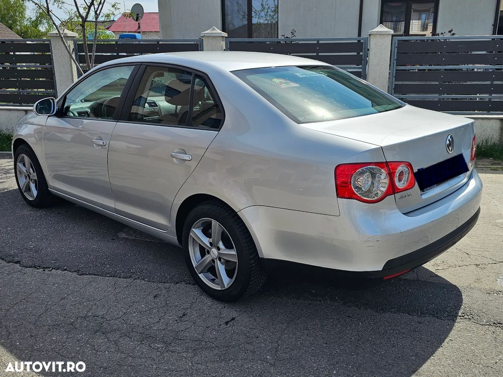 Volkswagen Jetta 1.9 TDI Comfortline - 6