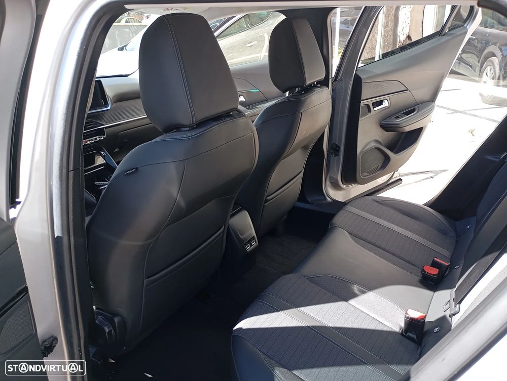 Peugeot 2008 PureTech 130 EAT8 Allure Pack - 11