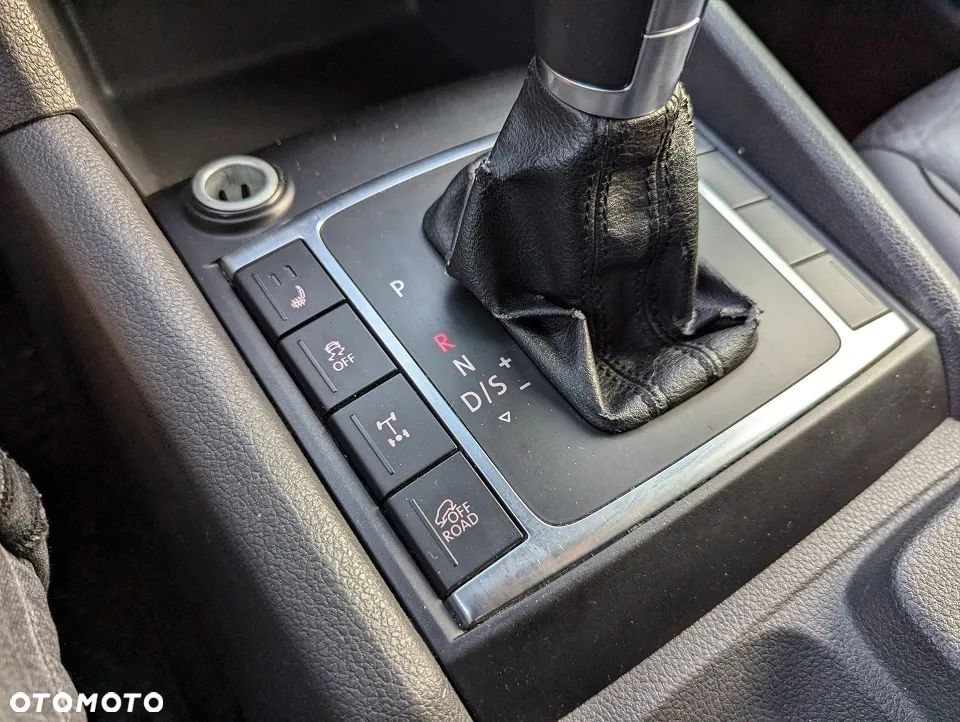 Volkswagen Amarok 2.0 BiTDI 4MOTION Autm Highline - 23